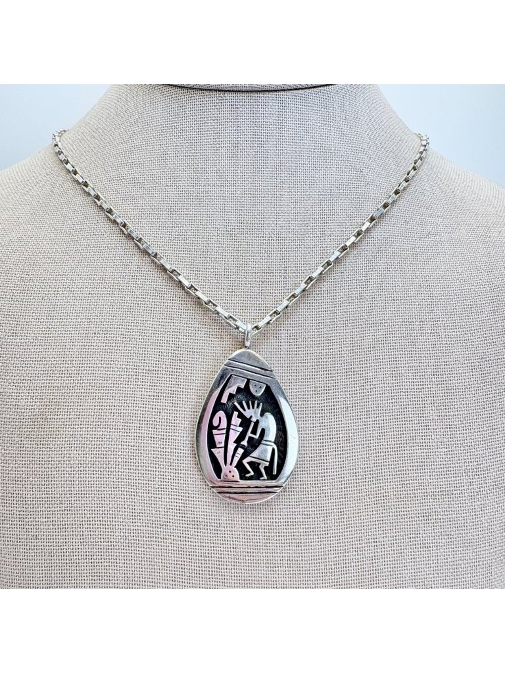 Kokopelli Oval Link Chain Pendant Necklace 925 Sterling Silver 25.5" Length